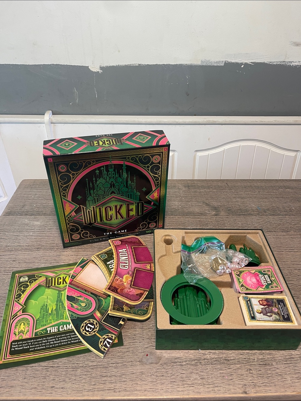 Spin‎ Master Games, Wicked The Game, Based on New Movie Wicked, Strategy Game